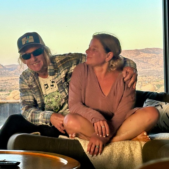 Like the post to know when we’re going live. - Picture 6 of 8